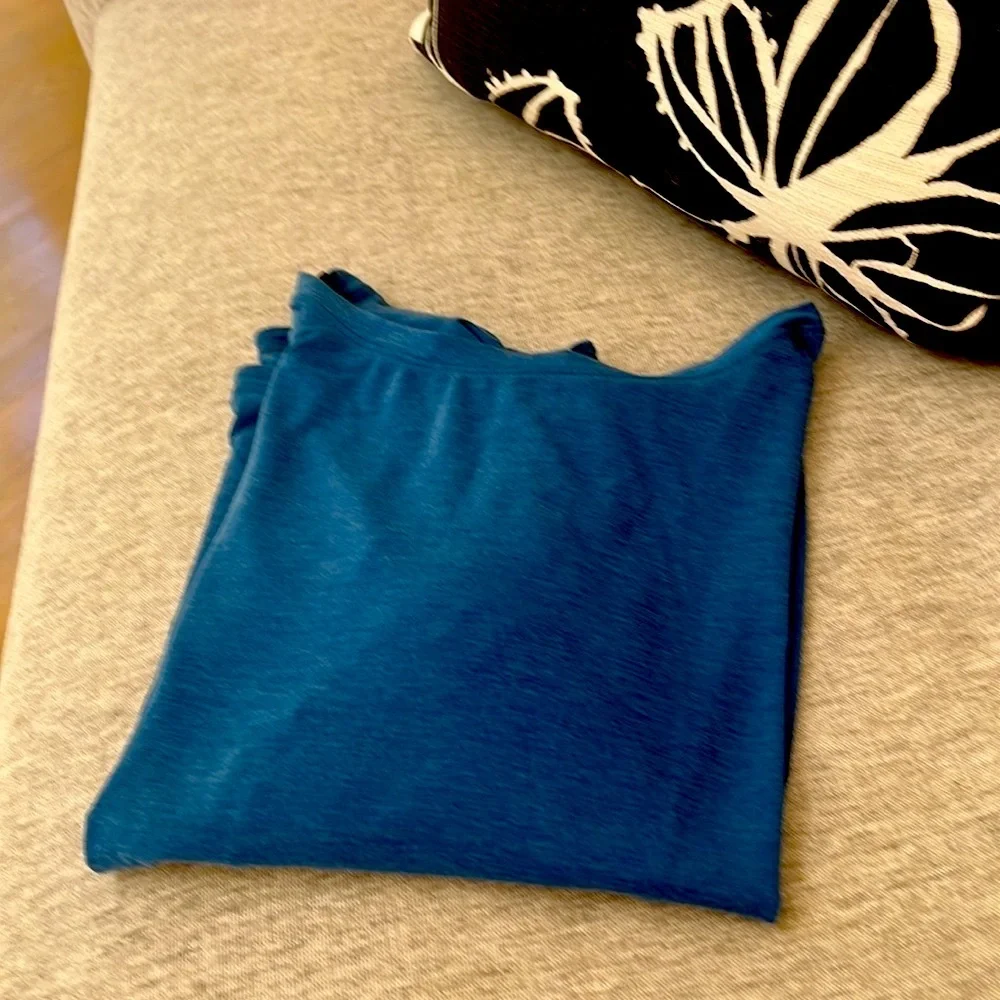 💙PrAna T-shirt - Picture 1 of 4